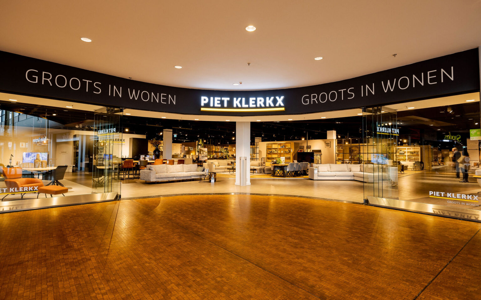 metalen Peregrination Haven Piet Klerkx - Woonmall Alexandrium in Rotterdam